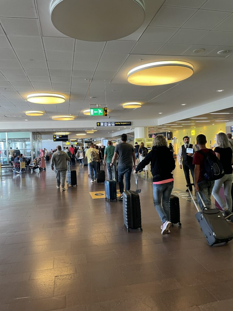 スウェーデン、ストックホルムのアーランダ国際空港で撮影。