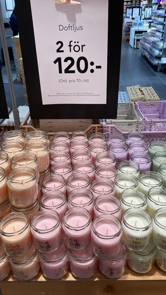 スウェーデンのお店で売られていた様々な香りのキャンドル。