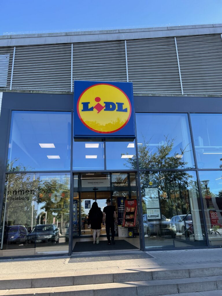 2023年8月23日撮影。スウェーデンのスーパーマーケット、LiDL