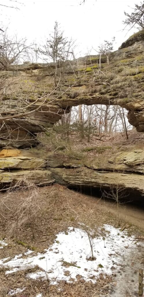 アメリカ・ウィスコンシン州のPerfrey’s Glen State Natural Area にある、「ブリッジ」と言われる空洞