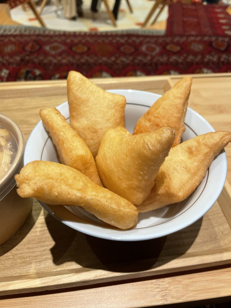 大阪・関西万博で食べたトルクメニスタンの伝統料理、ピシメ